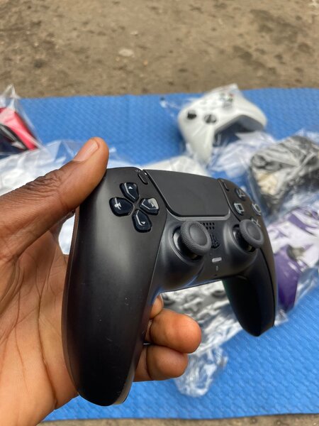 Manette PS5 quasi neuve