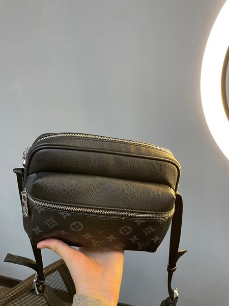 Барсетка от Louis Vuitton