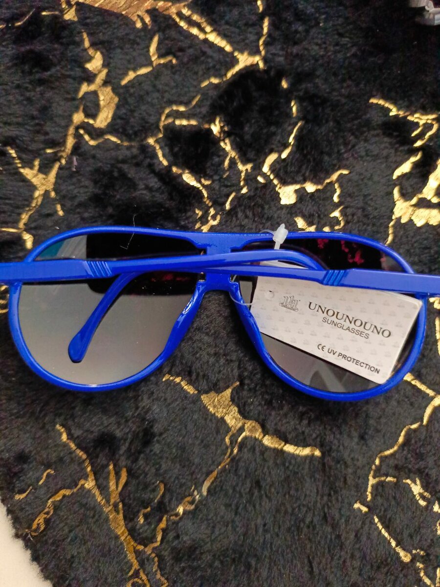 Lunettes de soleil bleues
