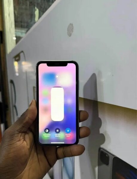 iPhone 11 Gris 64GB