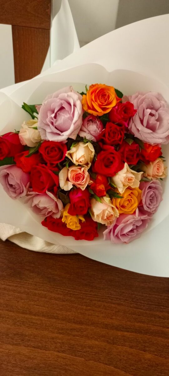 Mixed Roses 25 stems