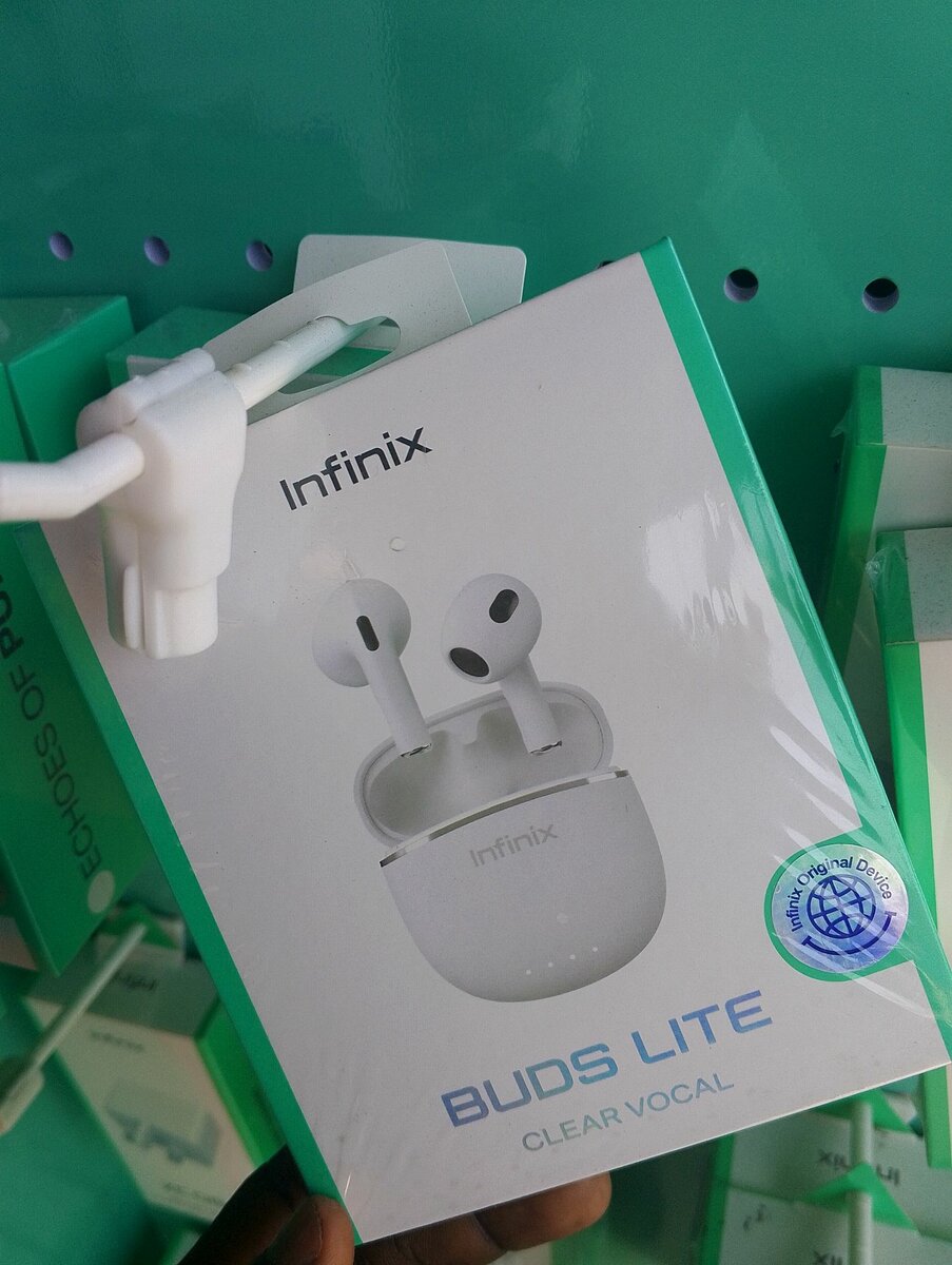 BUDS LITE FROM INFINIX.. WHITE..