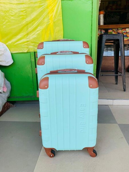 Smart traveling suitcases