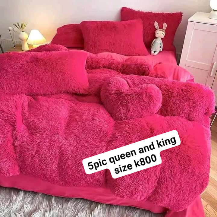Botswana flaffy duvets king size. 5 pieces pink