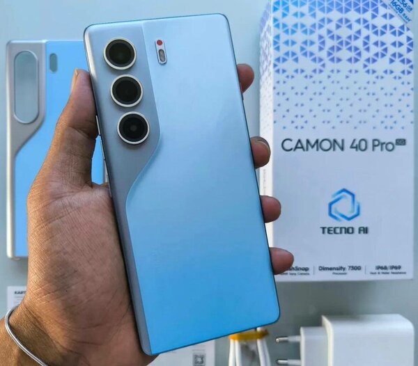 Tecno Camon 40 Pro 5G bleu