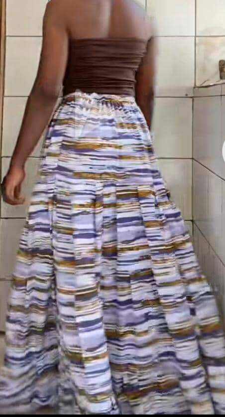 Jupe longue rayée élégante