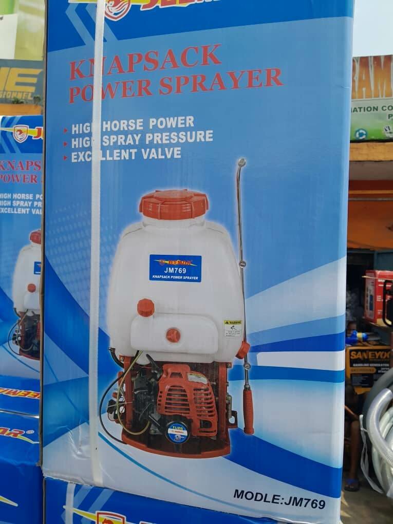 Pulvérisateur à dos motorisé