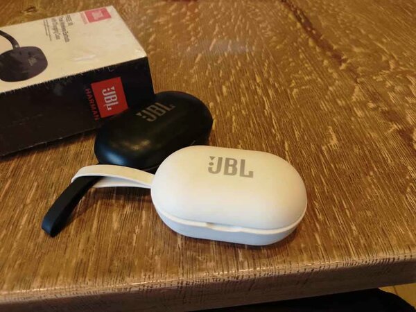 JBL X8
