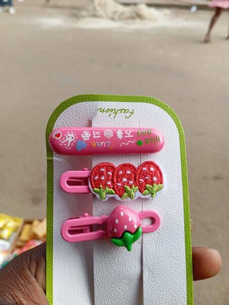 Barrettes pour enfants fraise
