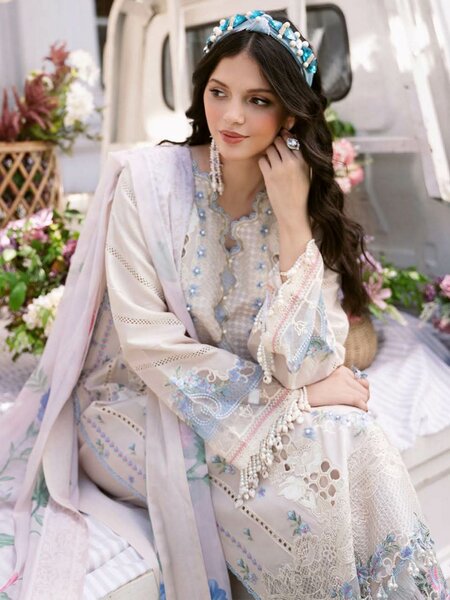 Ladies suit