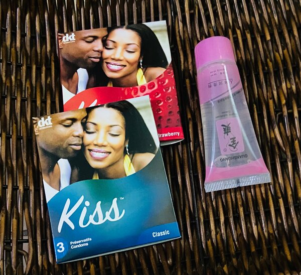 6 Préservatifs +lubrifiant