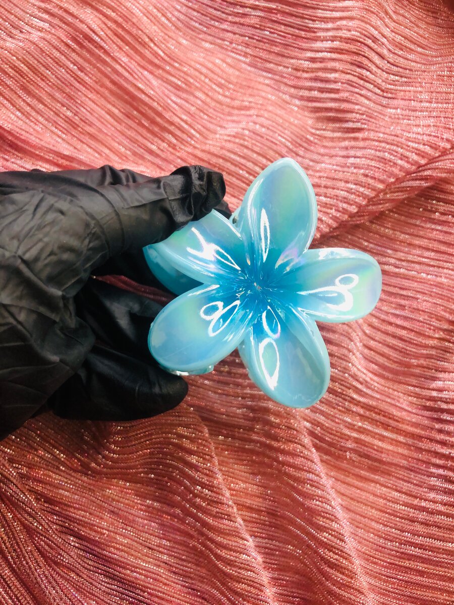 Clip fleur bleu ciel