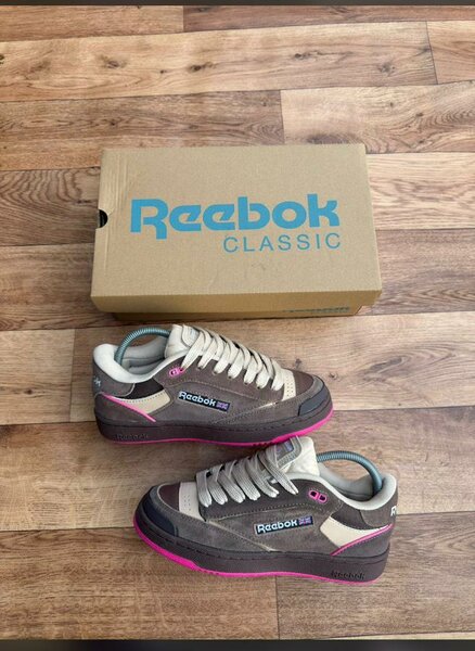 Reebok Classic Sneakers