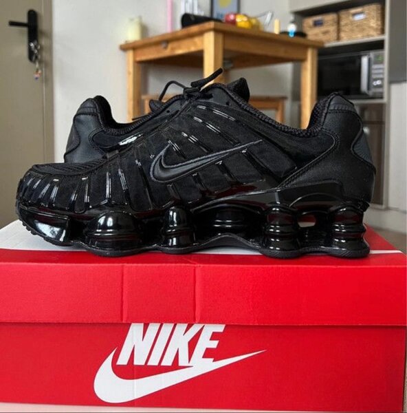 Nike Shox Enigma Sneakers