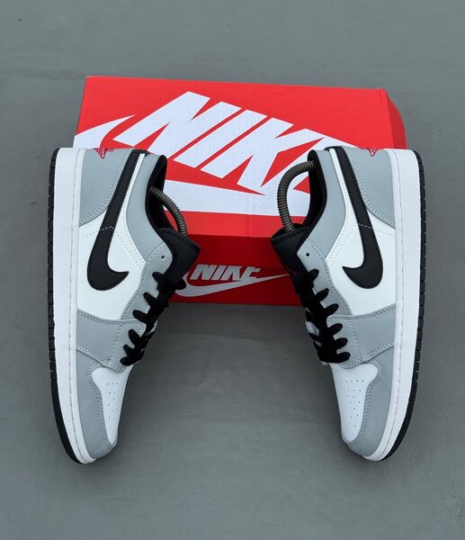 Nike Air Jordan Low Gris