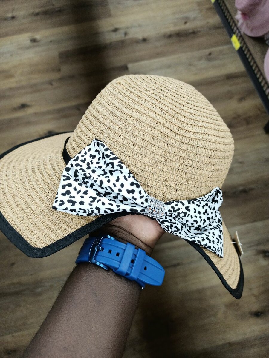 Chapeau de paille élégant