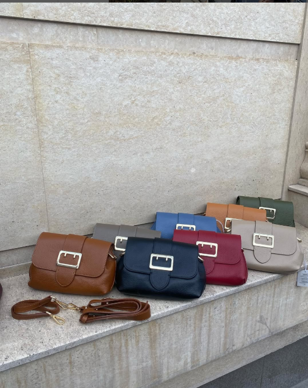 Сумочка-багет из зернистой кожи