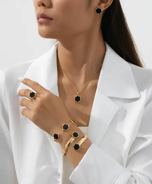 Metal jewellery set