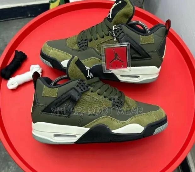 JORDAN 4