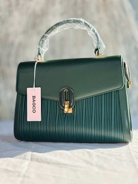 Sac à main en cuir vert