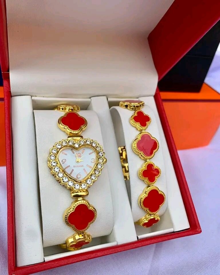 Montres élégantes en or