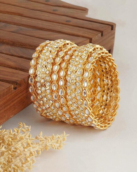 Kundan Kangan set
