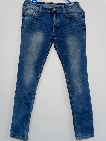 Jean slim délavé moderne