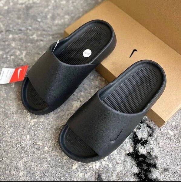 Nike Calm slide