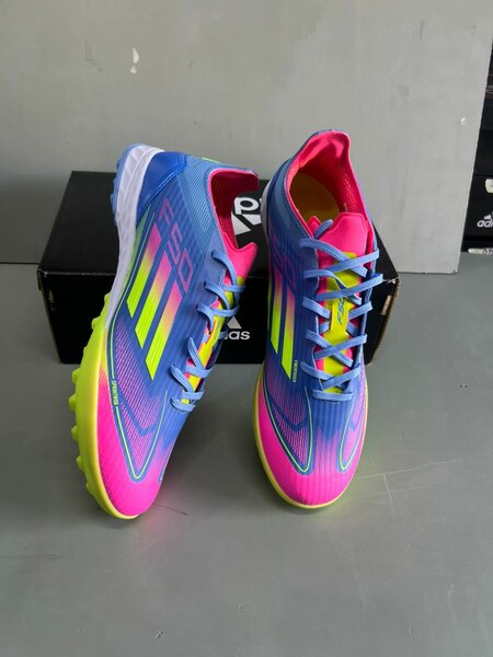 Chaussures de foot Adidas F50