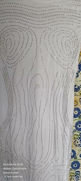 Robe moulante à strass élégante