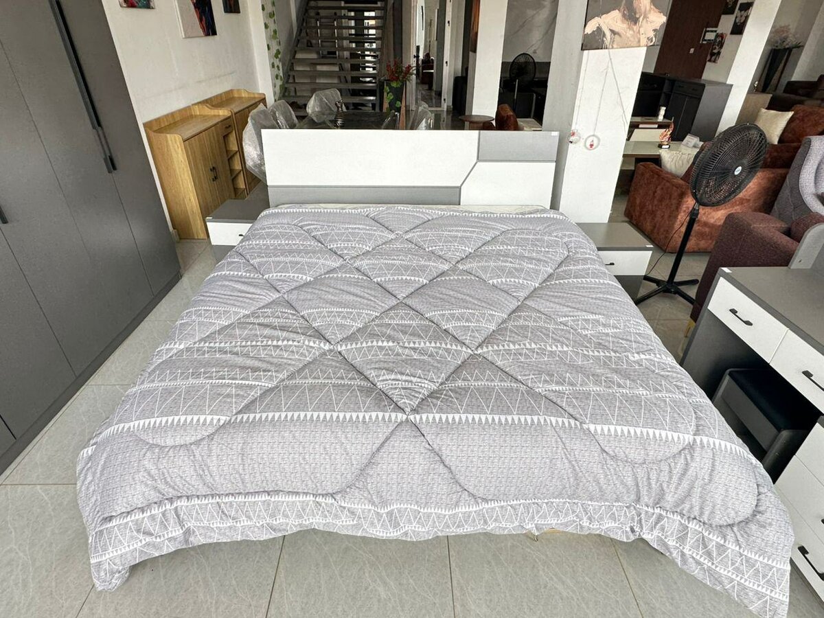 Lit 3 place (180×200cm)