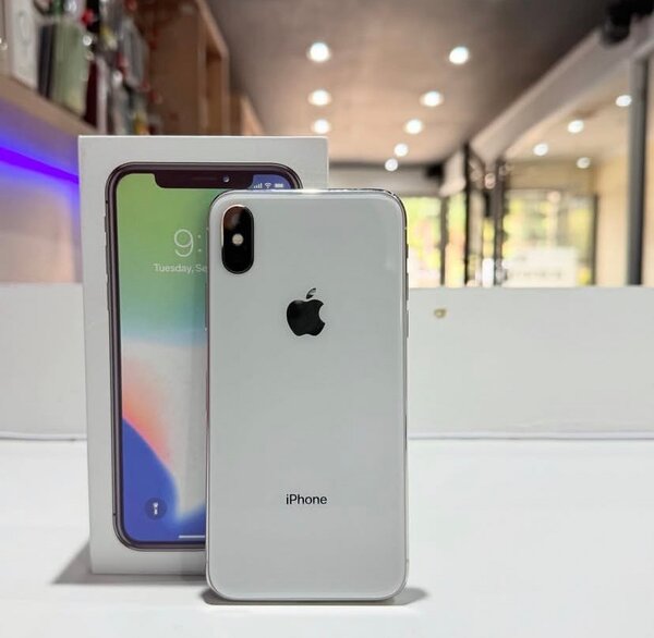 iPhone X 256 Go Argent