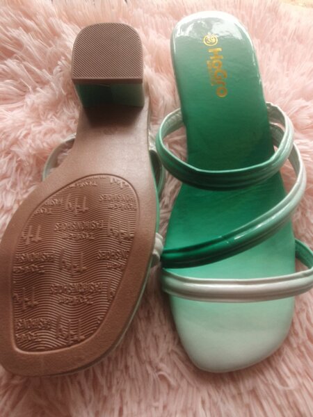 Sandales élégantes à talon vertes