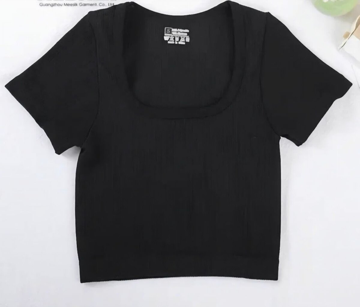 T-shirt court en coton chic