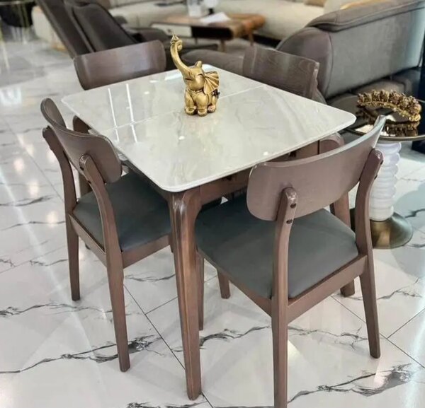 Tables modernes avec chaises