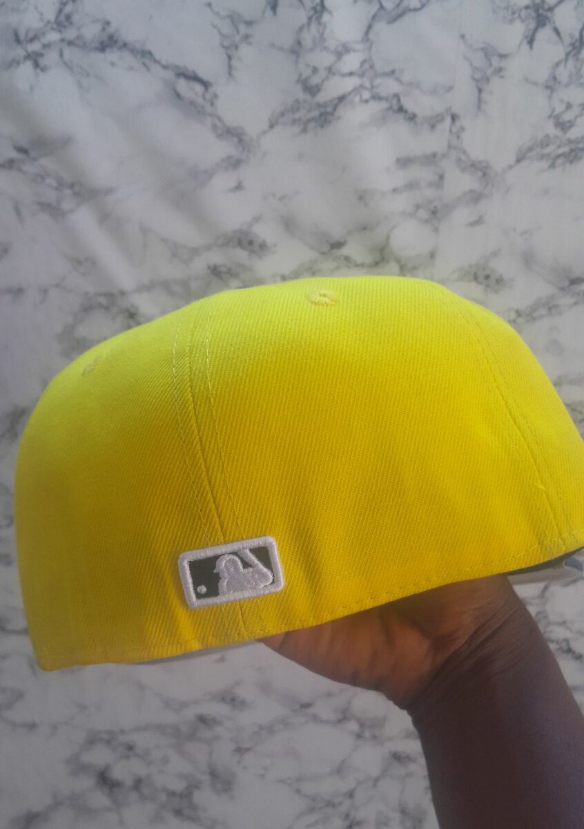 Casquette ajustée jaune vif