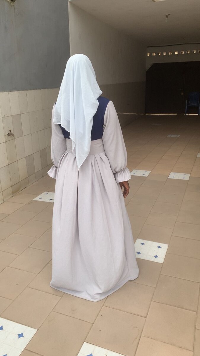 Robe élégante à corsage et rubans