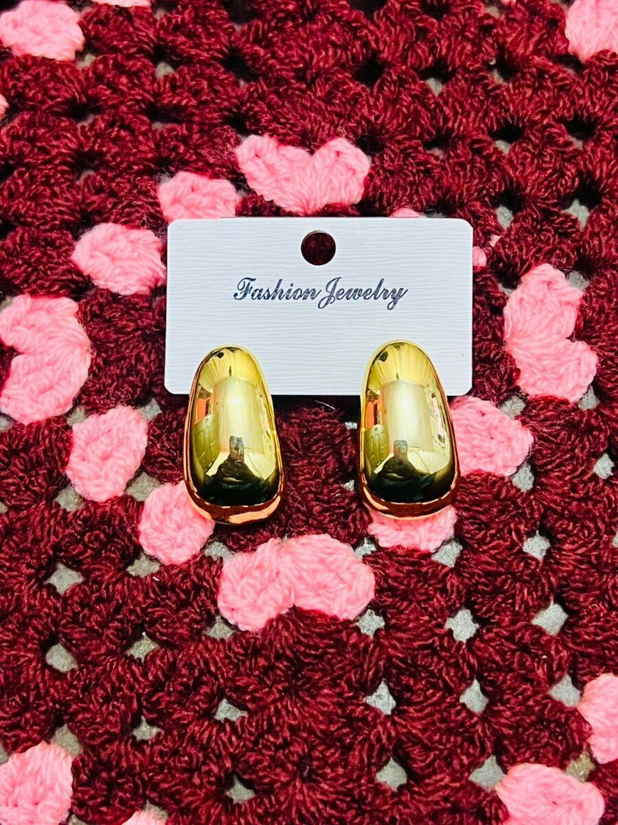 Boucles d'oreilles dorées élégantes