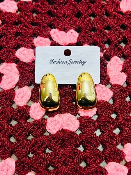 Boucles d'oreilles dorées élégantes