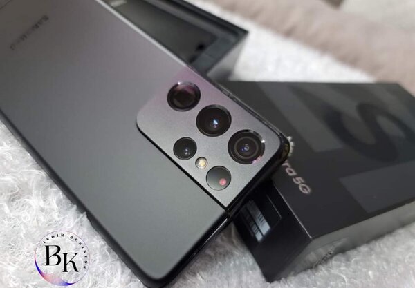 Samsung Galaxy S21 Ultra casi