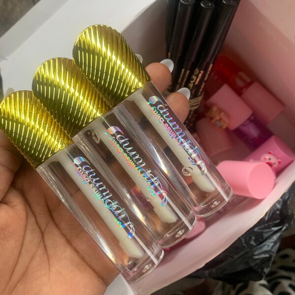 Gloss pour lèvres, 5 à 2000