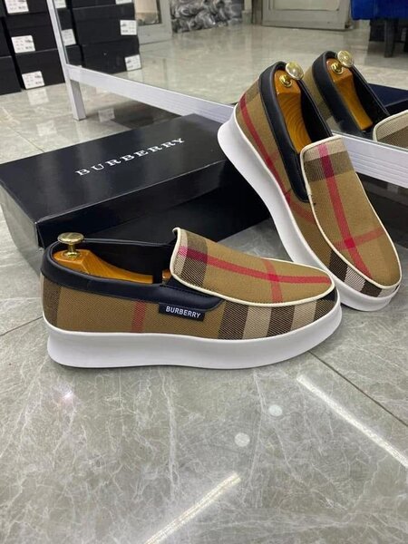 Sneakers Burberry à carreaux