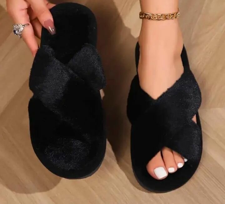 Pantoufles en peluche confortables pour femmes