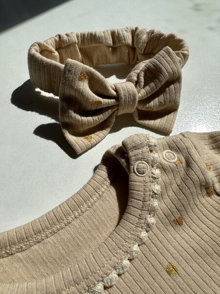 Боди бежевого цвета для девочек