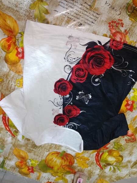 T-shirt à motif floral unique