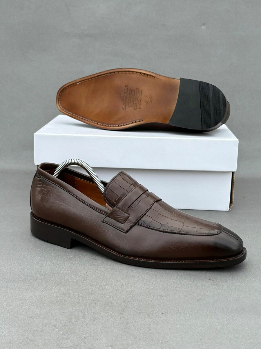 Mocassins en cuir marron élégants