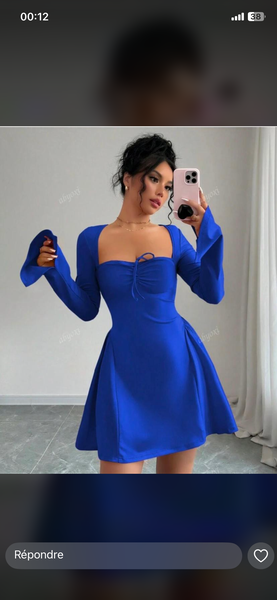 Robe Évasée Bleue Élégante