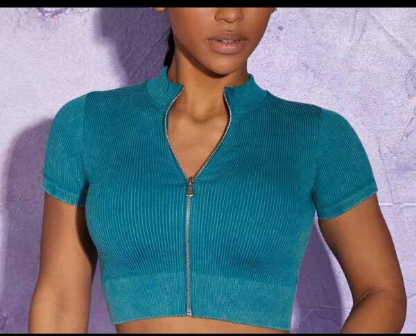 Ensemble crop top et leggings