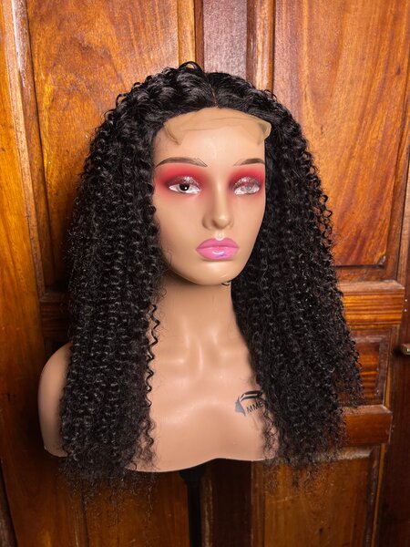 Perruque bouclée lace front