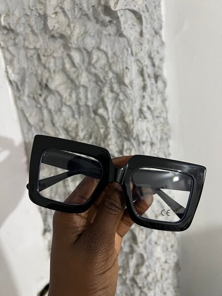 Lunettes de soleil carrées tendance
